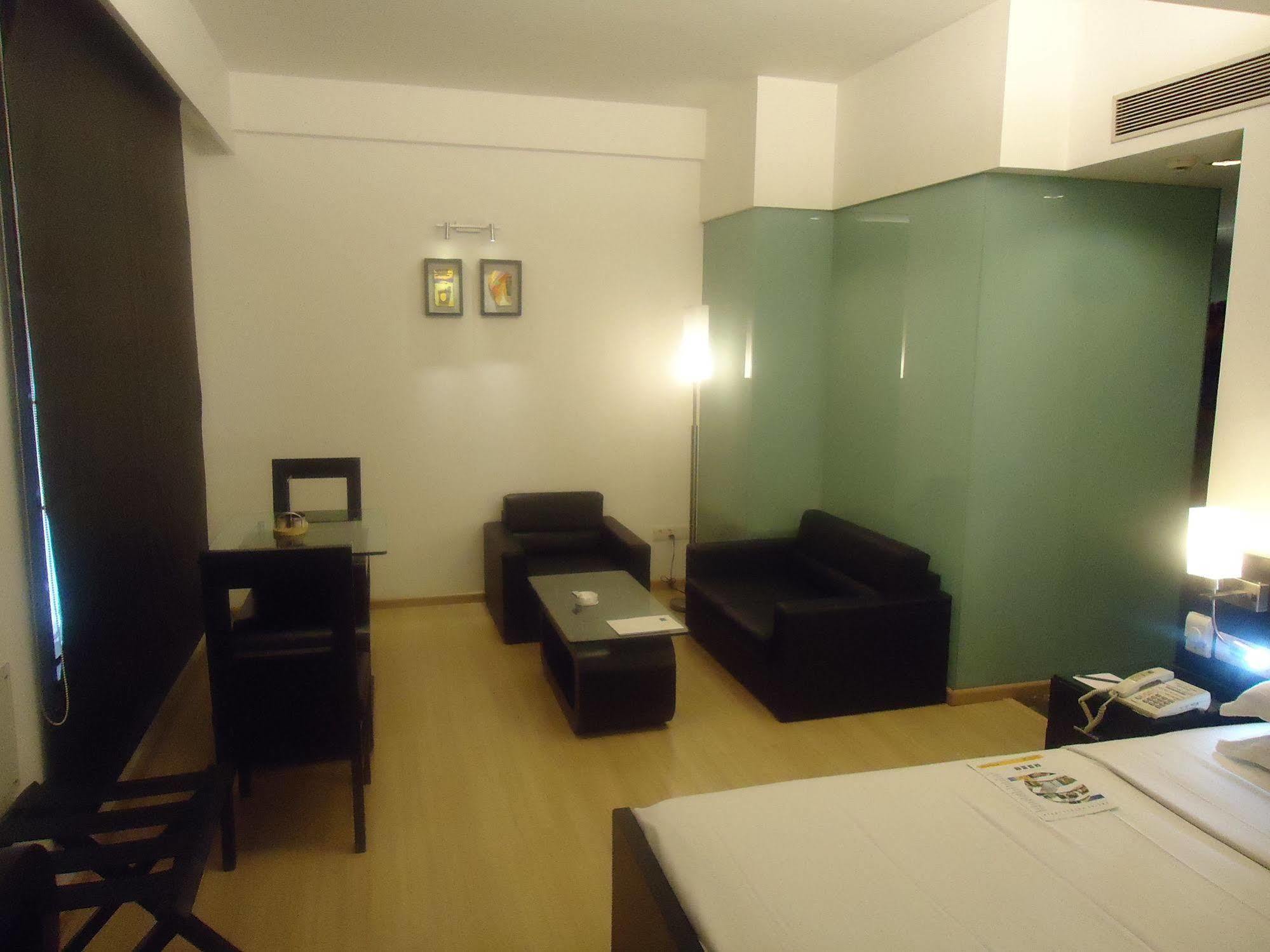 Comfort Inn Sunset Ahmedabad Eksteriør bilde