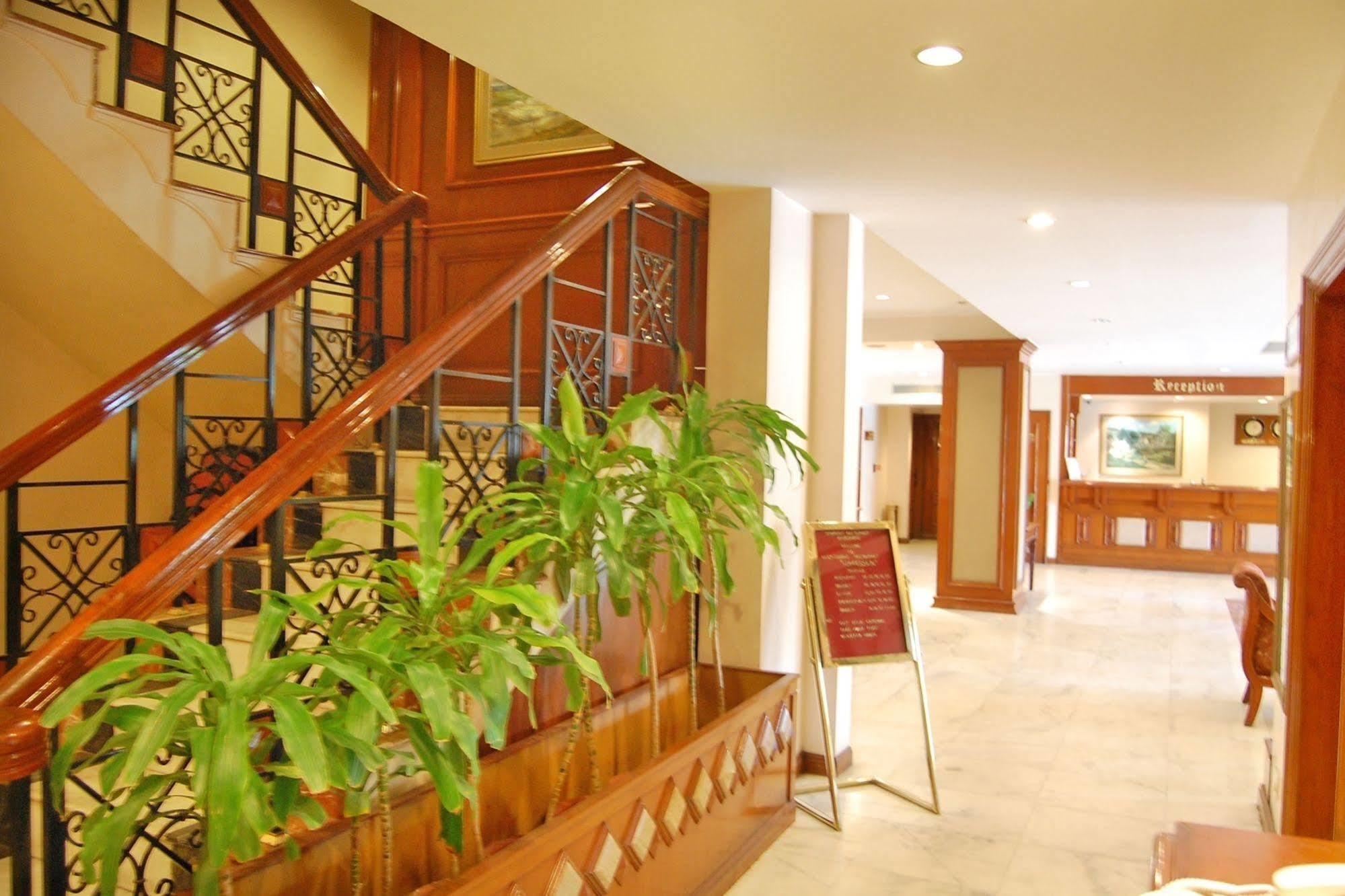 Comfort Inn Sunset Ahmedabad Eksteriør bilde